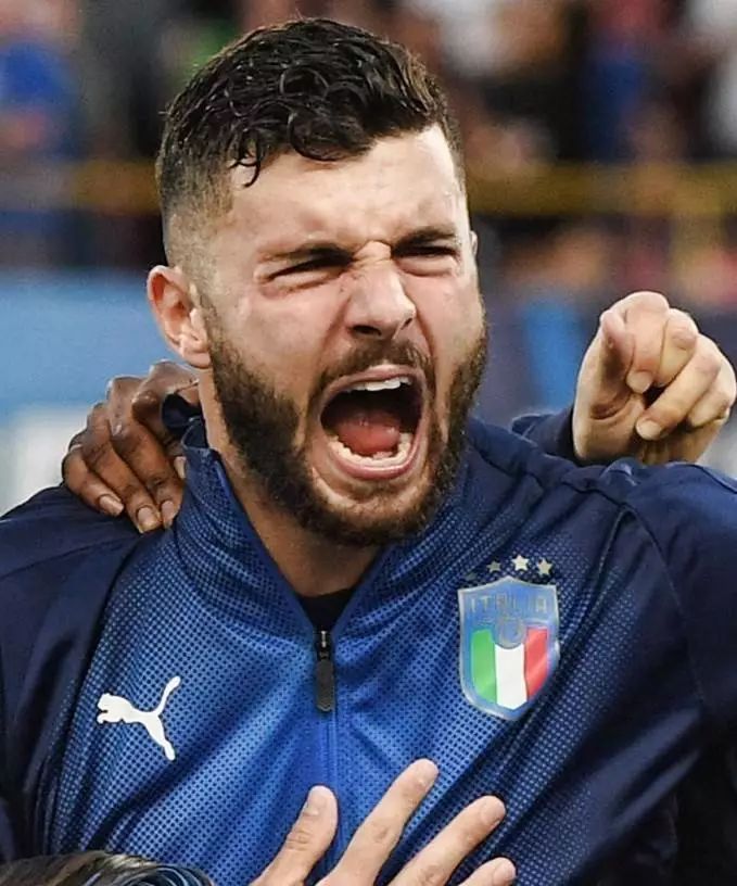 他再次展現 他再次展現